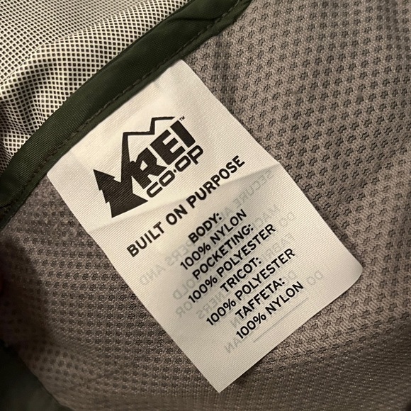 REI Two-Tone Rainier Rain Jacket in Asparagus/Frosted Meadow - Picture 8 of 10